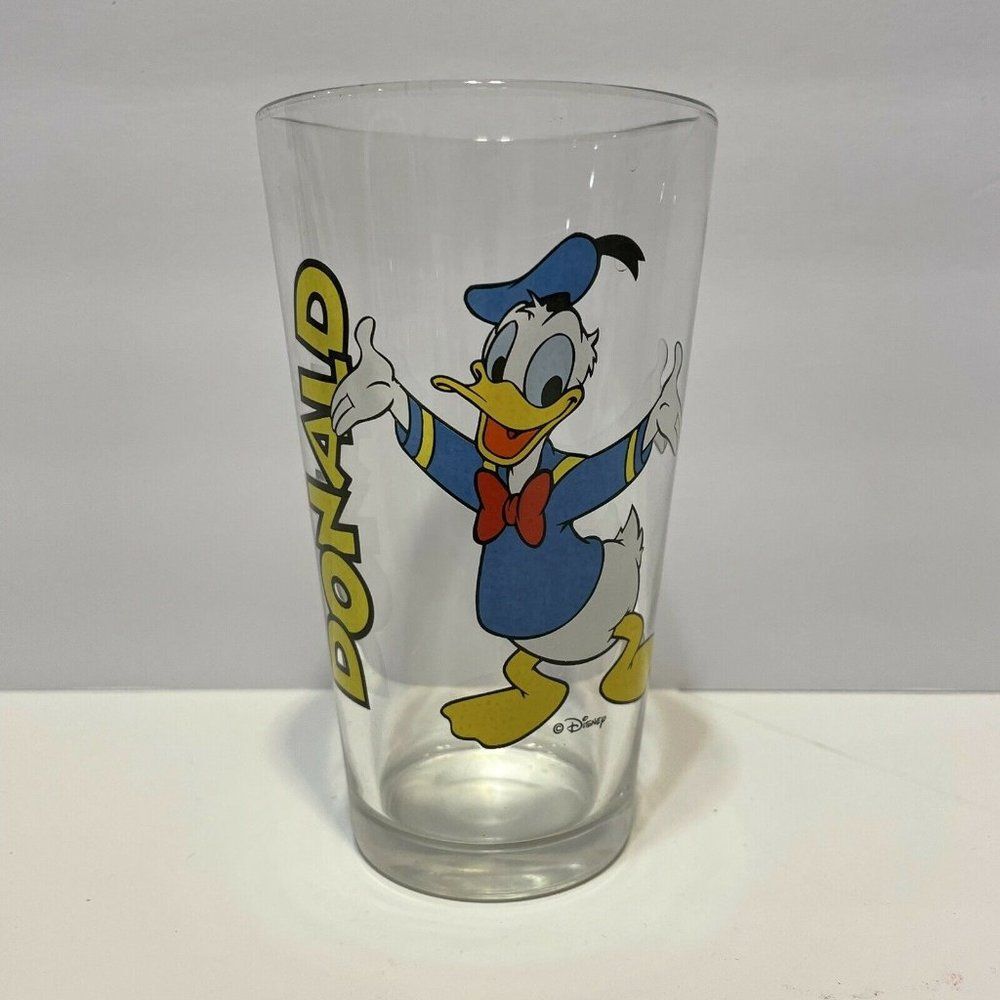 Walt Disney Donald Duck glass cup Drink Glass
